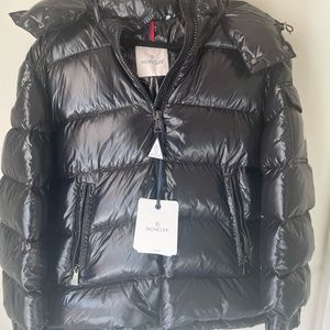 Moncler Maire Short Down Jacket